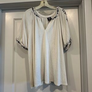 Bobeau White Blouse with Black Embroidery